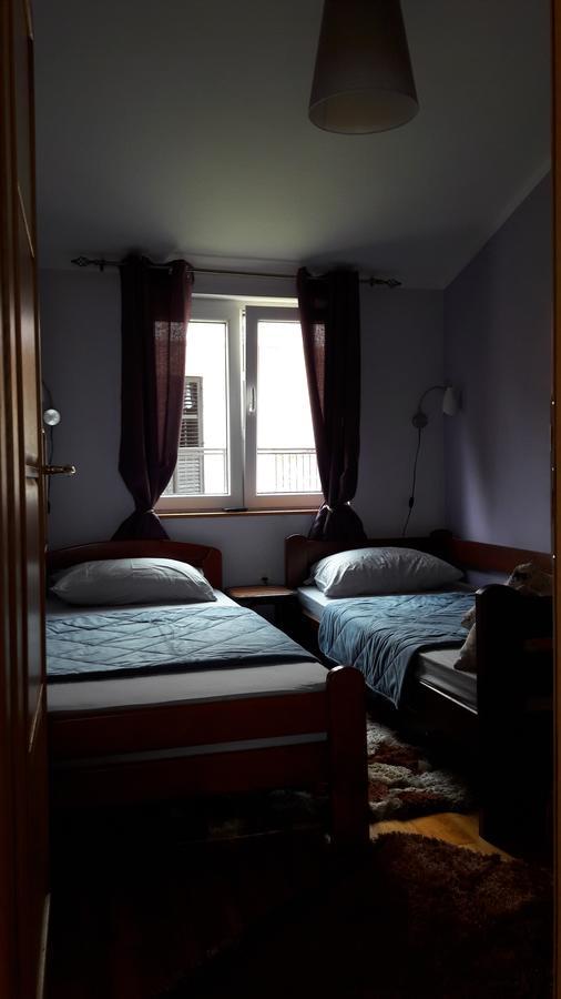 Porodicni Apartman แฮร์เซ็ก-โนวี ภายนอก รูปภาพ